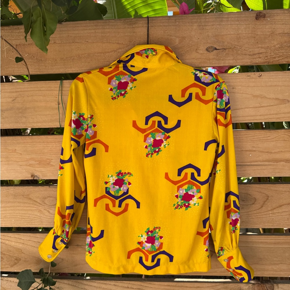 70’s Vibrant Yellow Patterned Button-Up Shirt - image 3